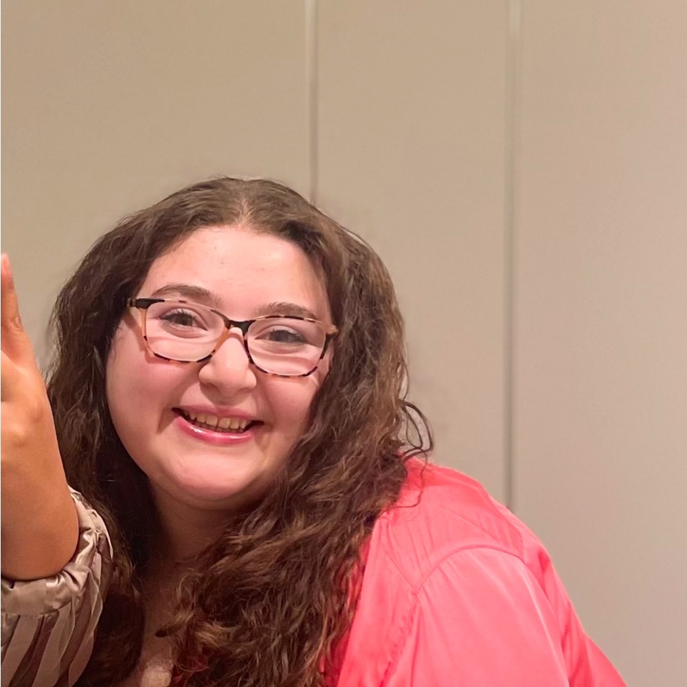 Meet your Posher, Gabriela